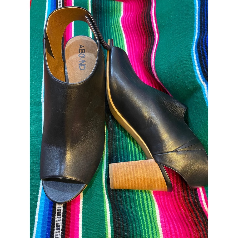 Abound peep toe heels size 11